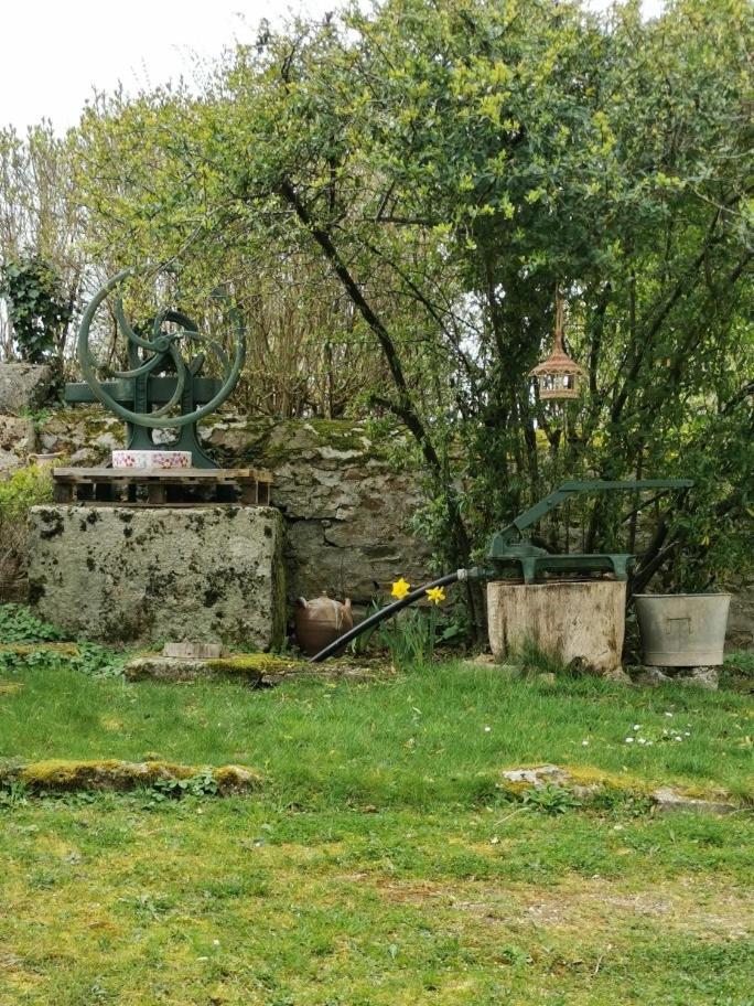 Quarré-les-TombesChez Norbert别墅 外观 照片